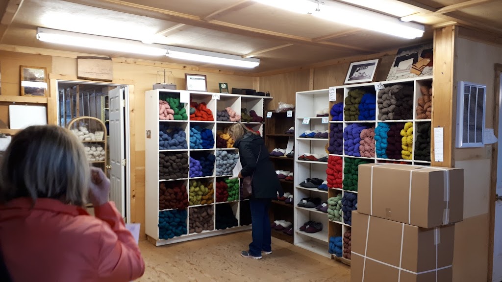 MacAuslands Woollen Mills | 38317 PE-2, Bloomfield, PE C0B 1E0, Canada | Phone: (902) 859-3005
