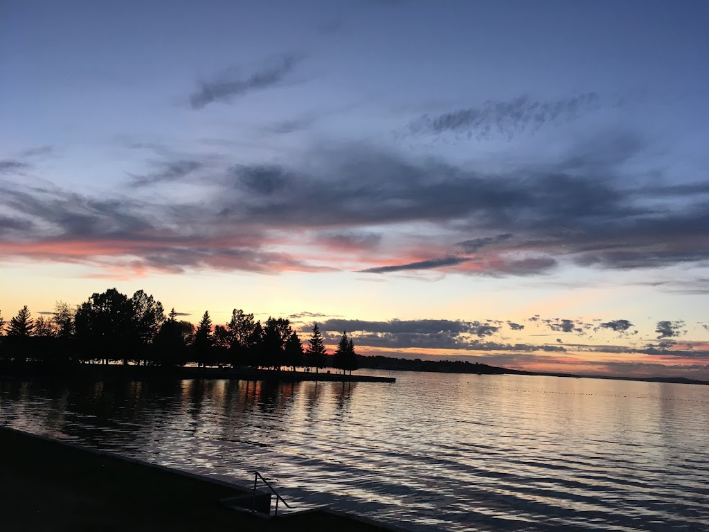 Associated Cab Sylvan Lake. | Lakeshore Dr, Sylvan Lake, AB T4S, Canada | Phone: (403) 887-4203
