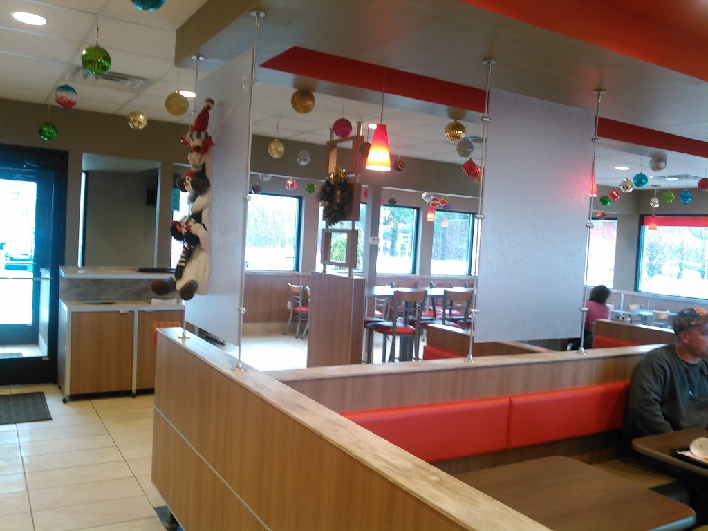 Burger King | 3100 Gratiot Ave, Marysville, MI 48040, USA | Phone: (810) 364-6390