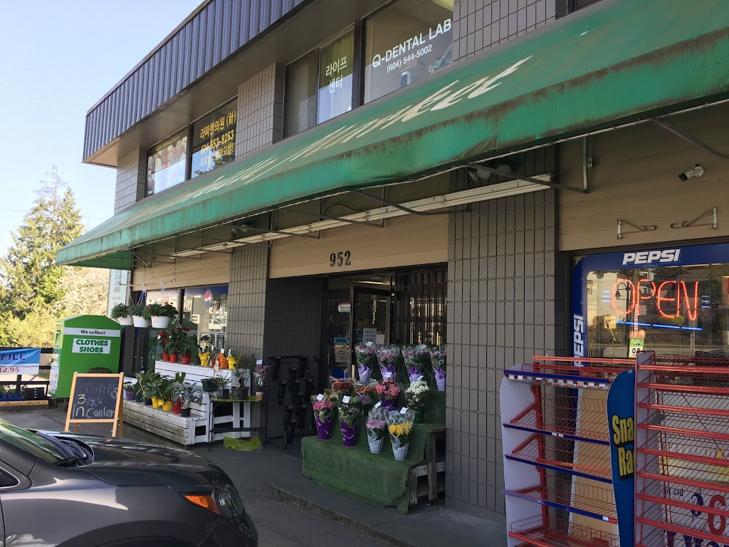 Maillardville Market 152 | 952 Brunette Ave, Coquitlam, BC V3K 1C9, Canada | Phone: (604) 522-3030