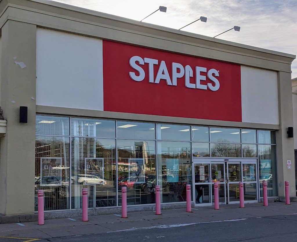 Staples | 91 King William St #102, Huntsville, ON P1H 1E5, Canada | Phone: (705) 789-5817