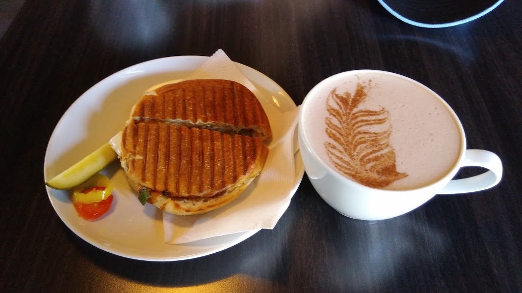 Bar Robo | 692 Somerset St W, Ottawa, ON K1R 6P4, Canada | Phone: (613) 233-7626