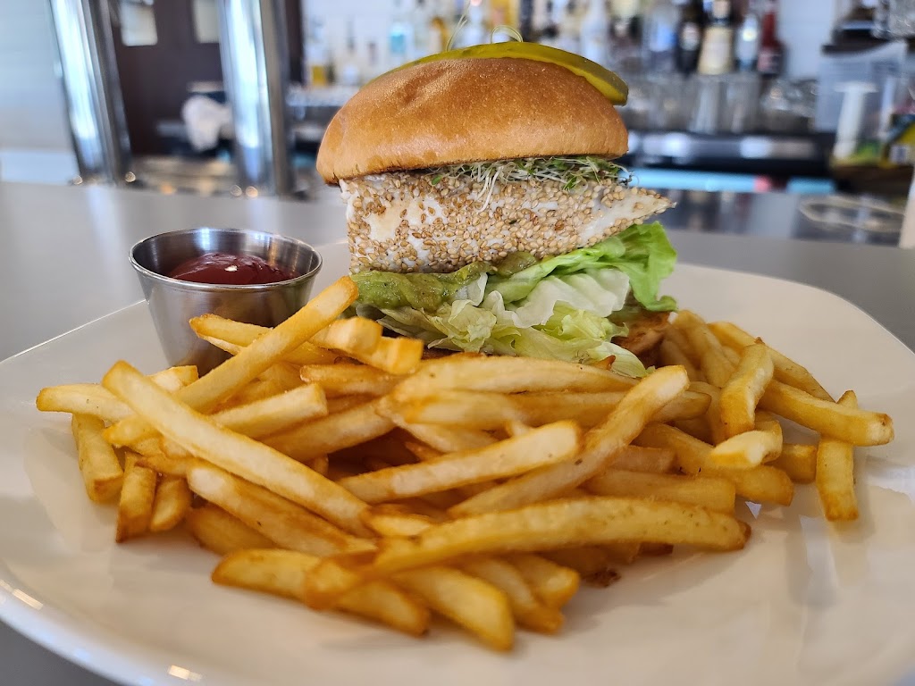 Joes on the Beach | 4748 Sunshine Coast Hwy, Sechelt, BC V7Z 0C1, Canada | Phone: (778) 949-7013