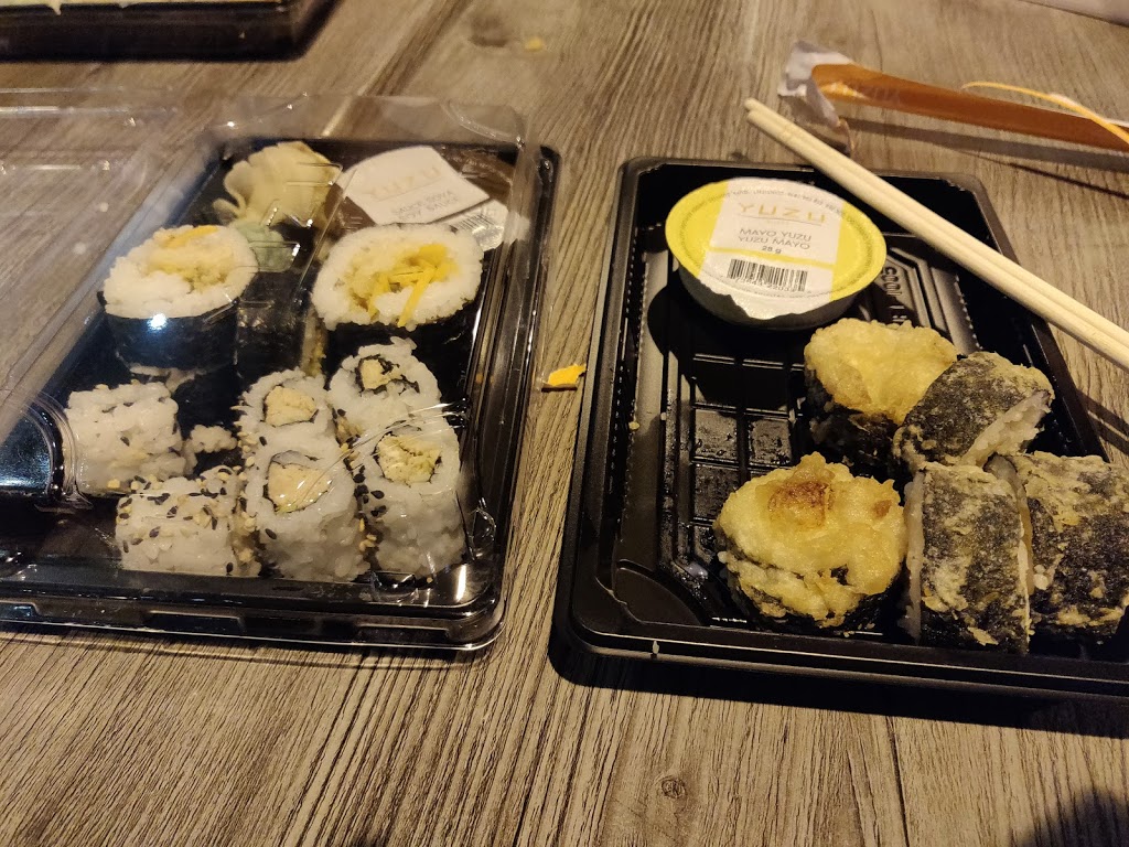 Yuzu sushi | 1830 Rue King Ouest, Sherbrooke, QC J1J 2E2, Canada | Phone: (819) 562-9888