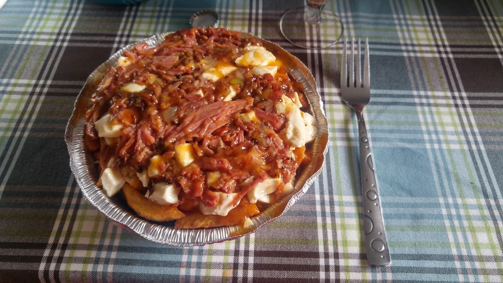 Le snack danick | 15-17 Rue Belle Rive, Saint-Nicéphore, QC J2A 1P7, Canada | Phone: (819) 472-2444