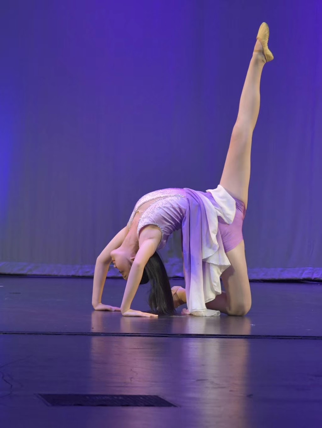 DancEnlight Arts Centre | Unit 15-16, 40 Vogell Rd, Richmond Hill, ON L4B 3N6, Canada | Phone: (416) 949-2158