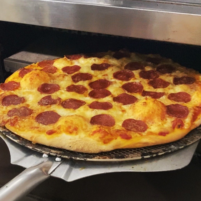 Bayview Beach Pizza | 354 Limerick St, Innisfil, ON L0L 1K0, Canada | Phone: (705) 290-1577