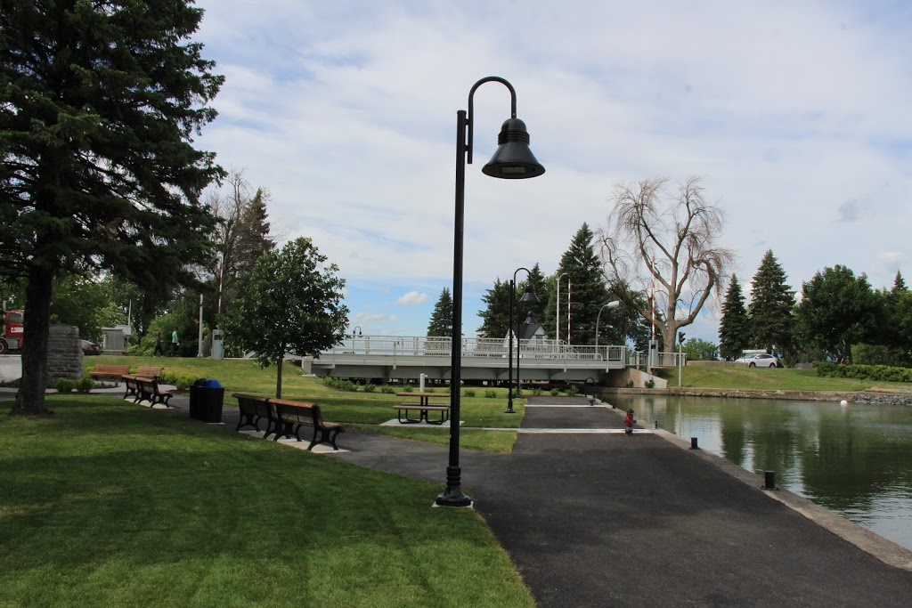 Place des Barges | Chambly, QC J3L, Canada