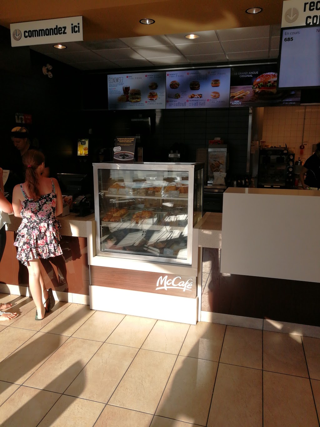 McDonalds | 882 Boulevard Maloney E, Gatineau, QC J8P 1H5, Canada | Phone: (819) 643-9711