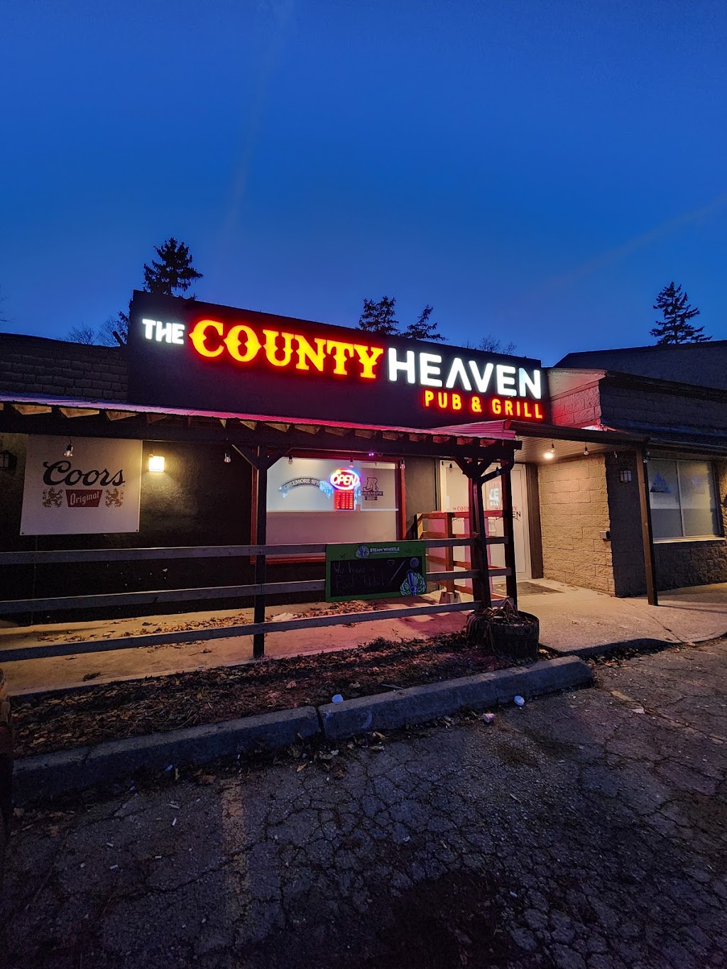 The County Heaven Pub | 426 King St E, Cobourg, ON K9A 1M3, Canada | Phone: (289) 252-1611