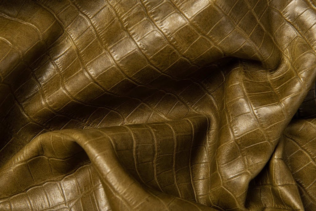 Wilfreds Leather Co. | 160 Carnegie St, Ingersoll, ON N5C 4A8, Canada | Phone: (519) 535-1111