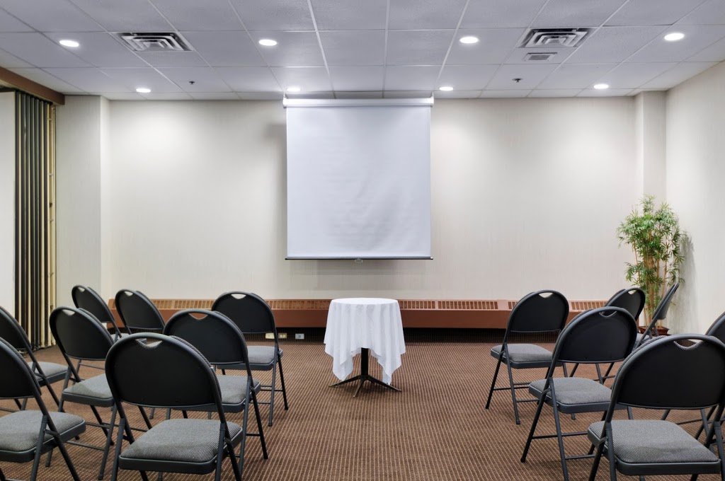 Days Inn by Wyndham Calgary South | 3828 Macleod Trail, Calgary, AB T2G 2R2, Canada | Phone: (403) 243-5531