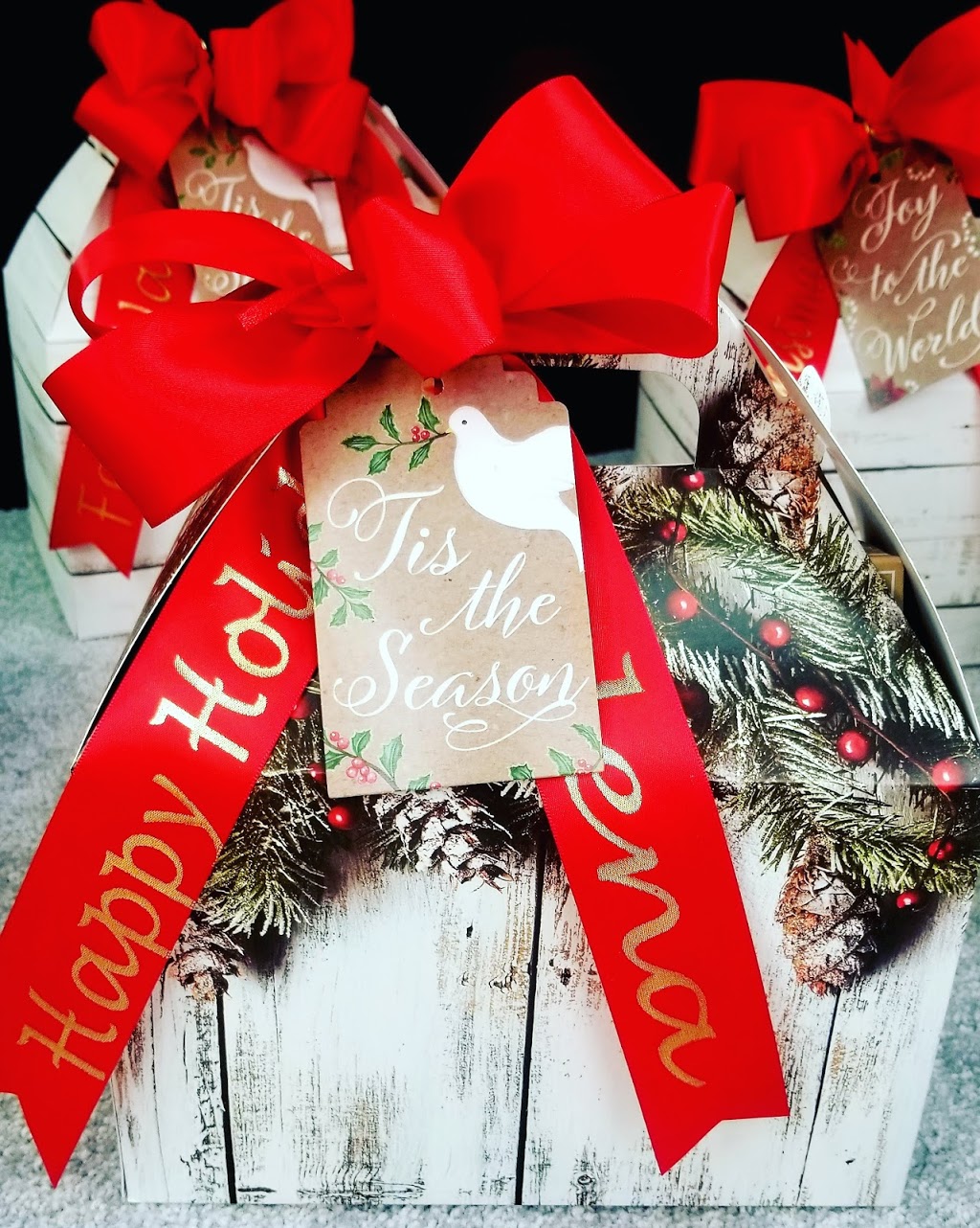 Niagara Gift | 8141 Coventry Rd, Niagara Falls, ON L2H 2X7, Canada | Phone: (289) 501-7009