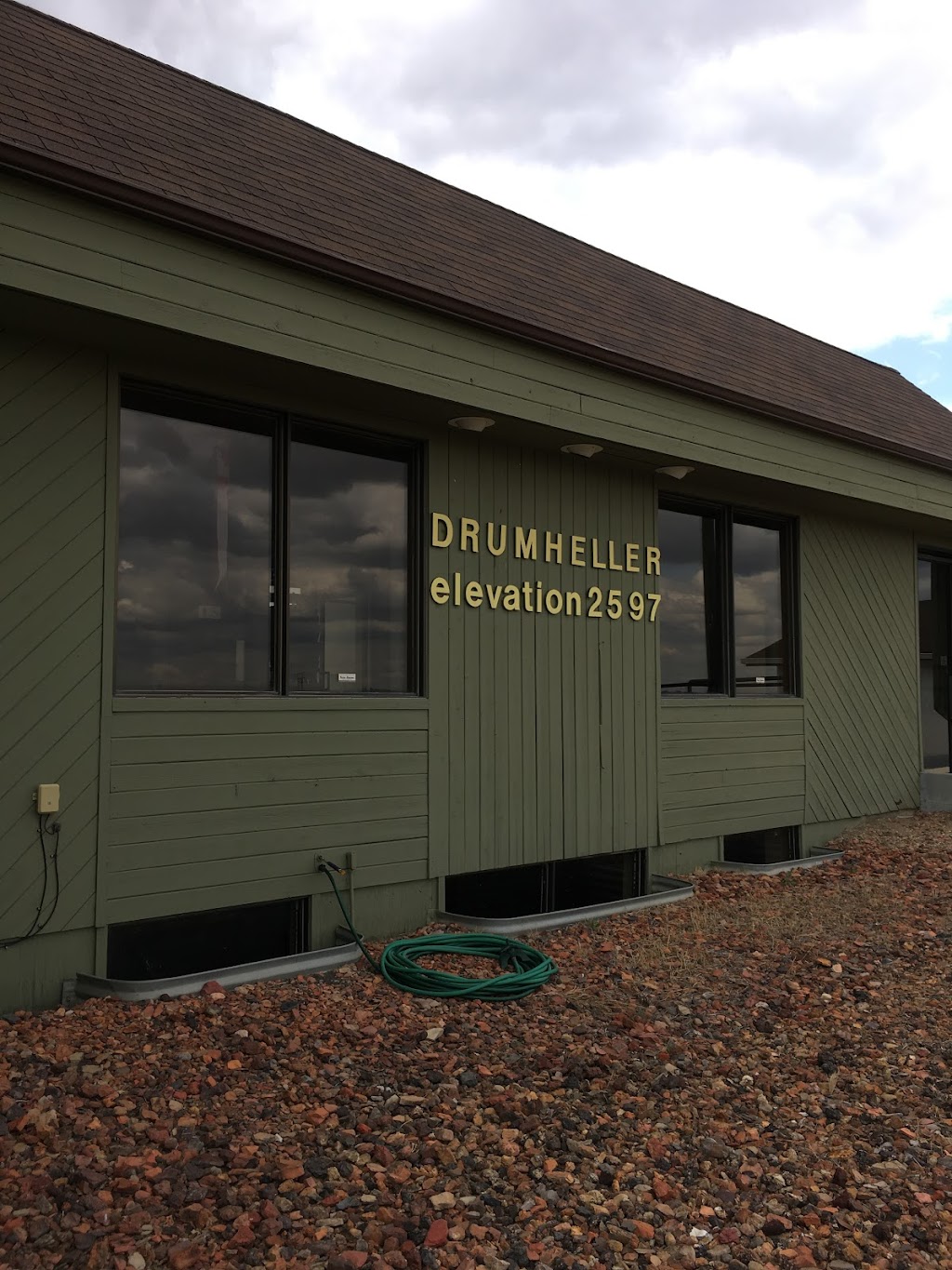 Drumheller Municipal Airport (CEG4) | 203015 Twp Rd 29-4, AB T0J 0Y0, Canada | Phone: (403) 823-1303