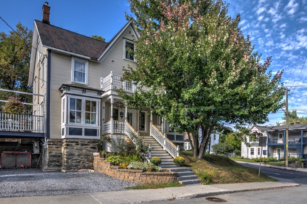 Auberge Marquis de Montcalm | 797 Rue du Général-De Montcalm, Sherbrooke, QC J1H 1J2, Canada | Phone: (819) 823-7773