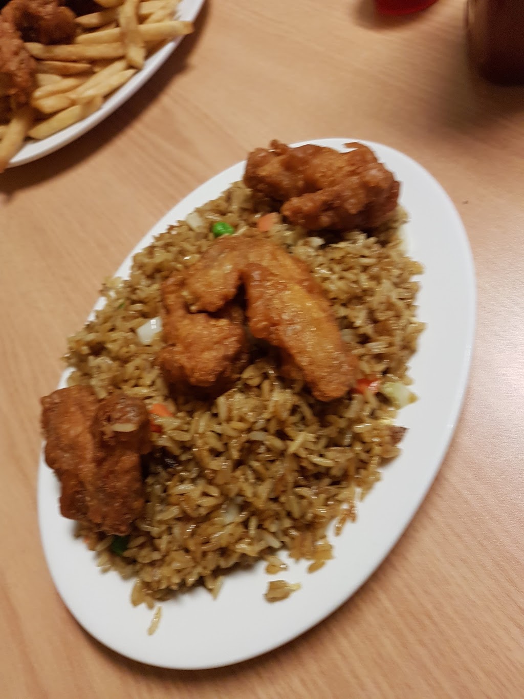 Lucky Star Restaurant | 2687 Kipling Ave, Etobicoke, ON M9V 5G6, Canada | Phone: (416) 748-3288
