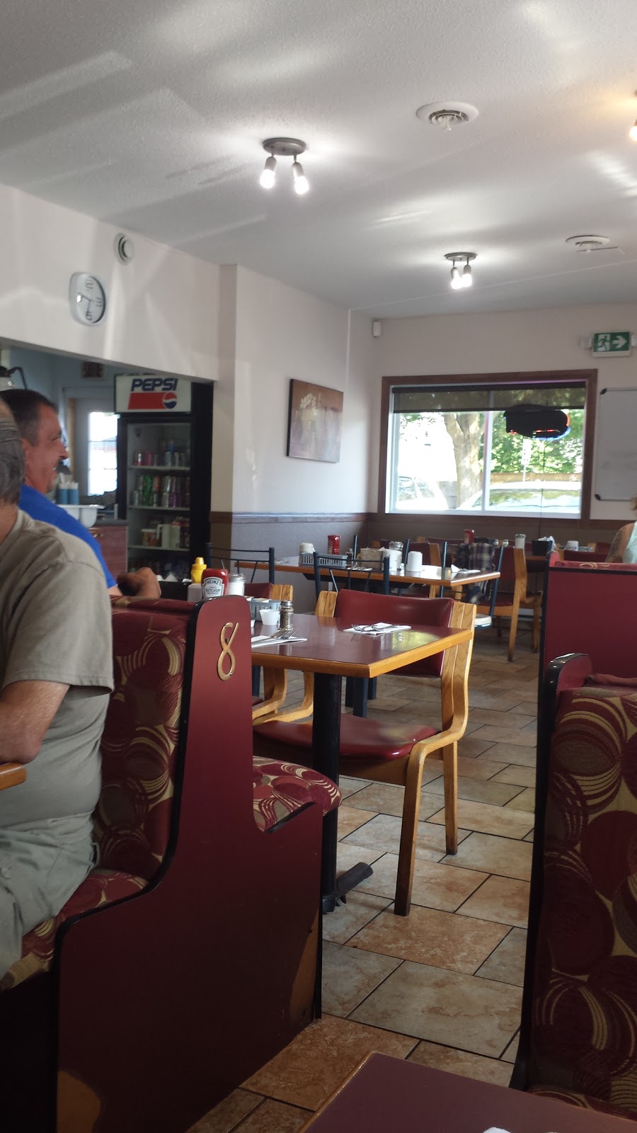 Restaurant Centenaire | 535 Rue James, Gatineau, QC J8L 2R4, Canada | Phone: (819) 281-7112