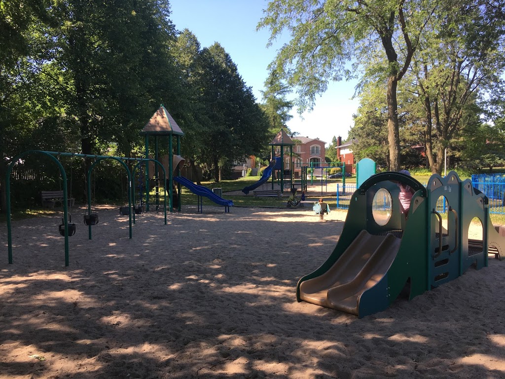 Gayton Park | 8 Rue Gayton, Hampstead, QC H3X 1K7, Canada | Phone: (514) 369-8200