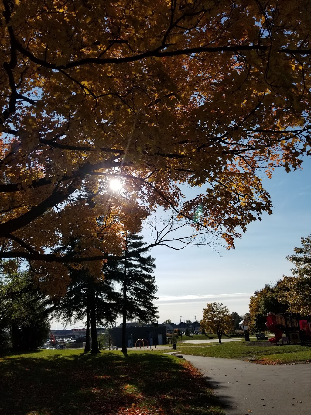 Waterdown Memorial Park | 200 Hamilton St N, Hamilton, ON L0R 2H0, Canada