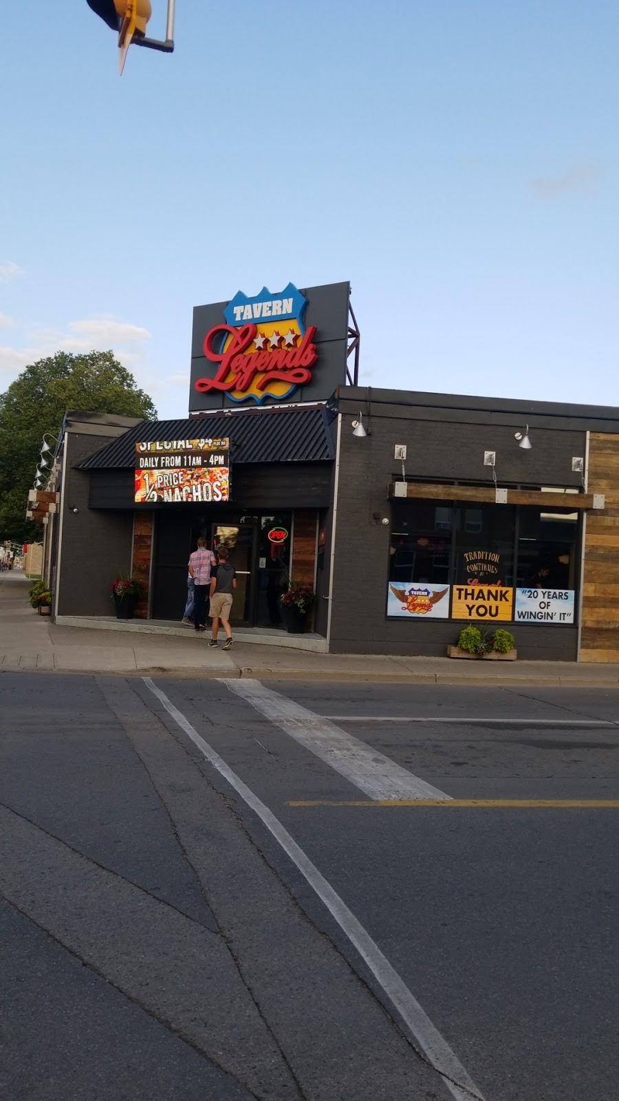 Legends Tavern | 600 Talbot St, St Thomas, ON N5P 1C7, Canada | Phone: (519) 637-1567