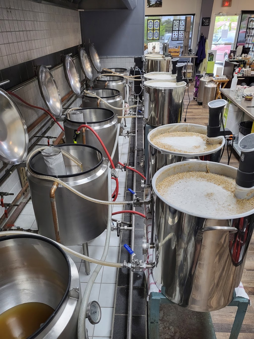 Westview U-Uvin U-Brew Ltd | 7030 Glacier St, Powell River, BC V8A 5A1, Canada | Phone: (604) 485-0345