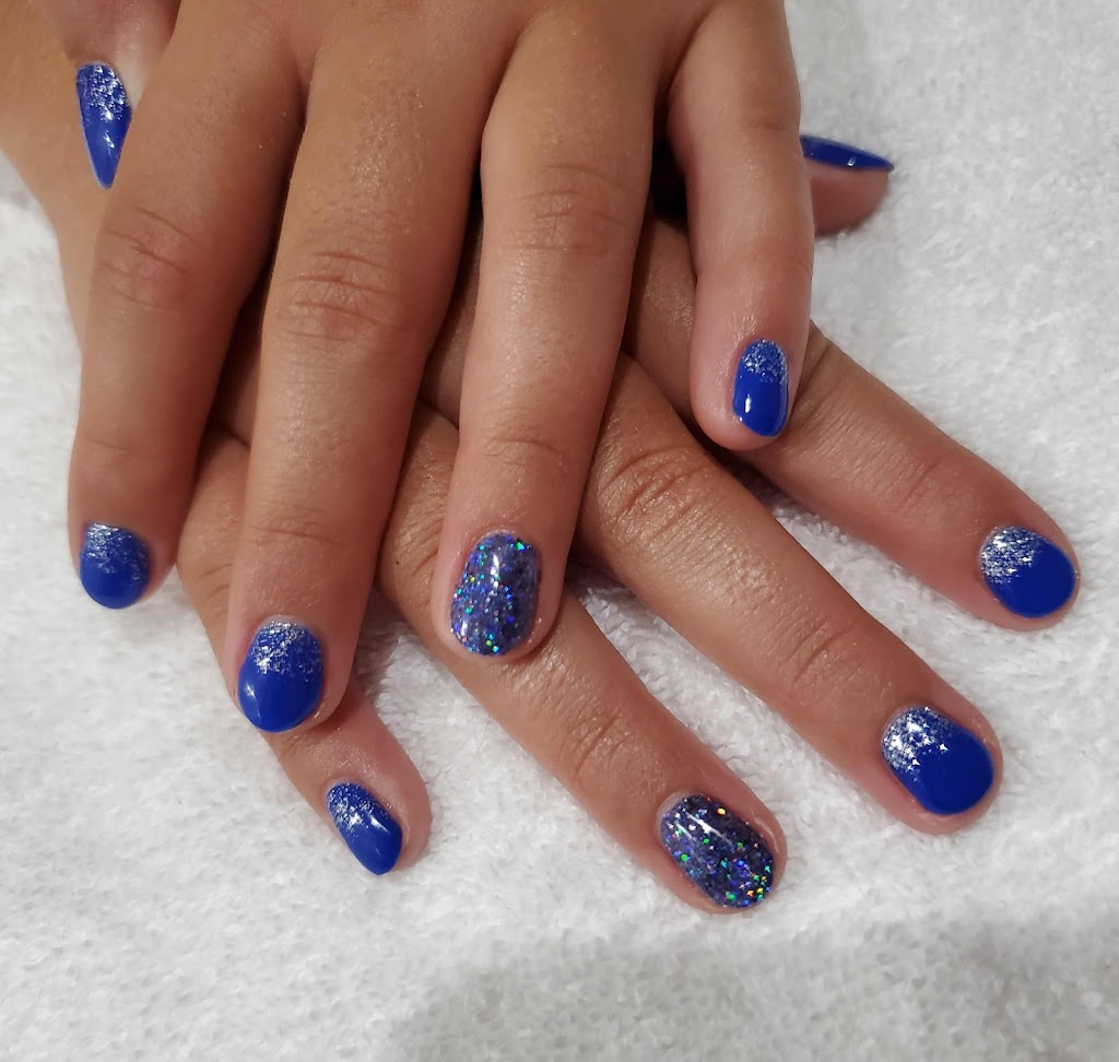 KW Nails&Esthetics | 1495 Bonniebrook Heights Rd, Gibsons, BC V0N 1V5, Canada | Phone: (604) 989-5776