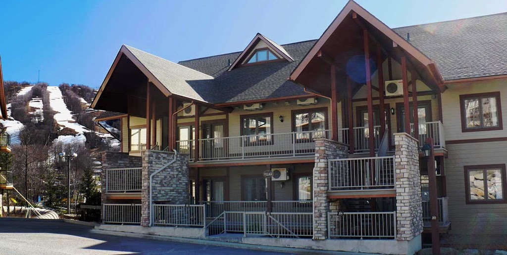 Au pied des Pentes | 730 Rue de Bagot suite 103, Bromont, QC J2L 1A9, Canada | Phone: (866) 284-1122