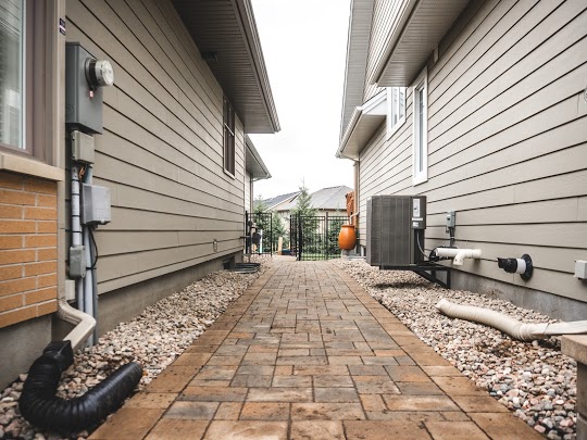 Ottawa Lawn Salon | Lawn Care & Landscaping | 106 Battersea Cres, Kanata, ON K2T 0C6, Canada | Phone: (888) 334-4551