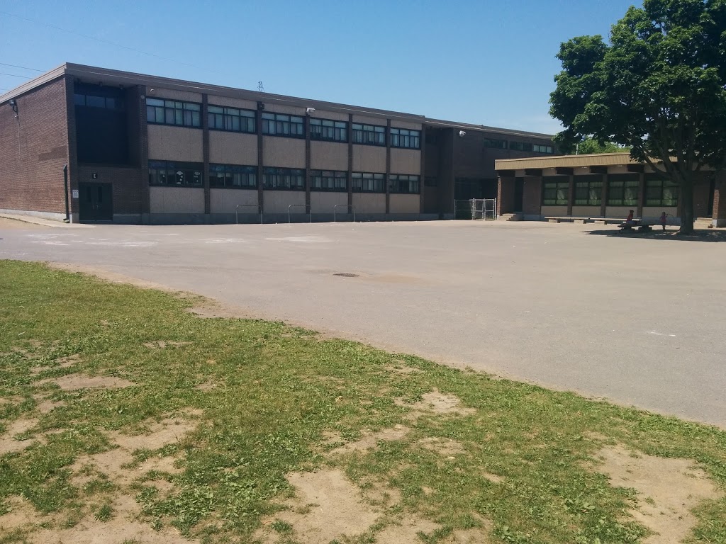 École Georges-P.-Vanier | 3400 Rue Boisclair, Brossard, QC J4Z 2C2, Canada | Phone: (450) 678-0490