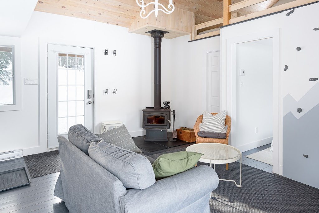 Chalets Chez lécureuil rêveur | 412 Rue du Lac Desnoyers, Saint-Calixte, QC J0K 1Z0, Canada | Phone: (514) 589-3465