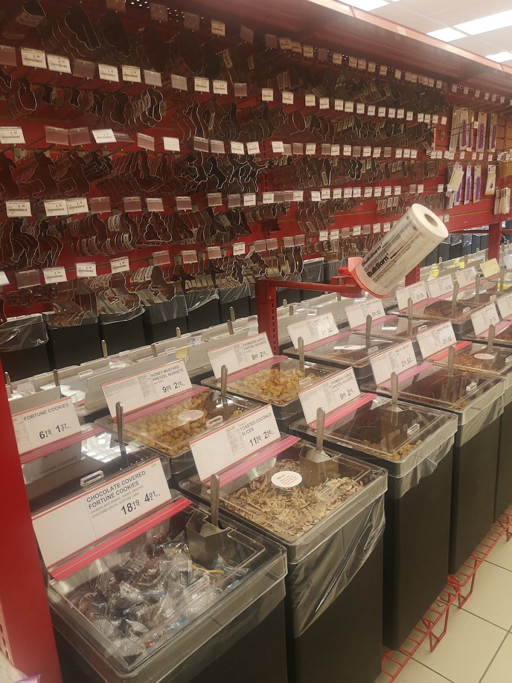 Bulk Barn | 800 Kelly Rd #120, Victoria, BC V9B 5T6, Canada | Phone: (250) 391-4430