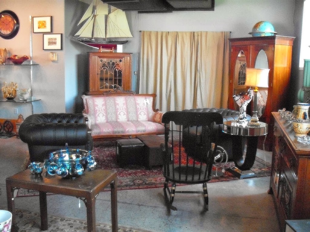 Urban Renewal Decor | 1350 Wharncliffe Rd S, London, ON N6L 1K3, Canada | Phone: (519) 652-2699