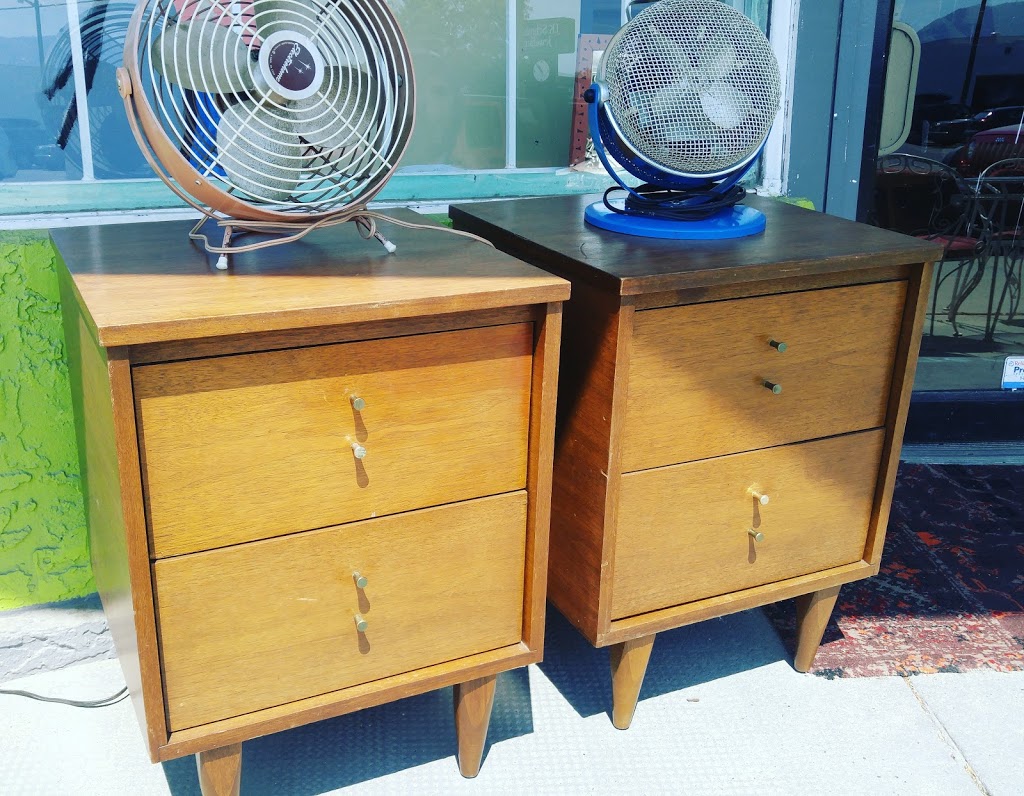 Retro Thrift | 2474 Main St, West Kelowna, BC V4T 1Z1, Canada | Phone: (250) 808-9339
