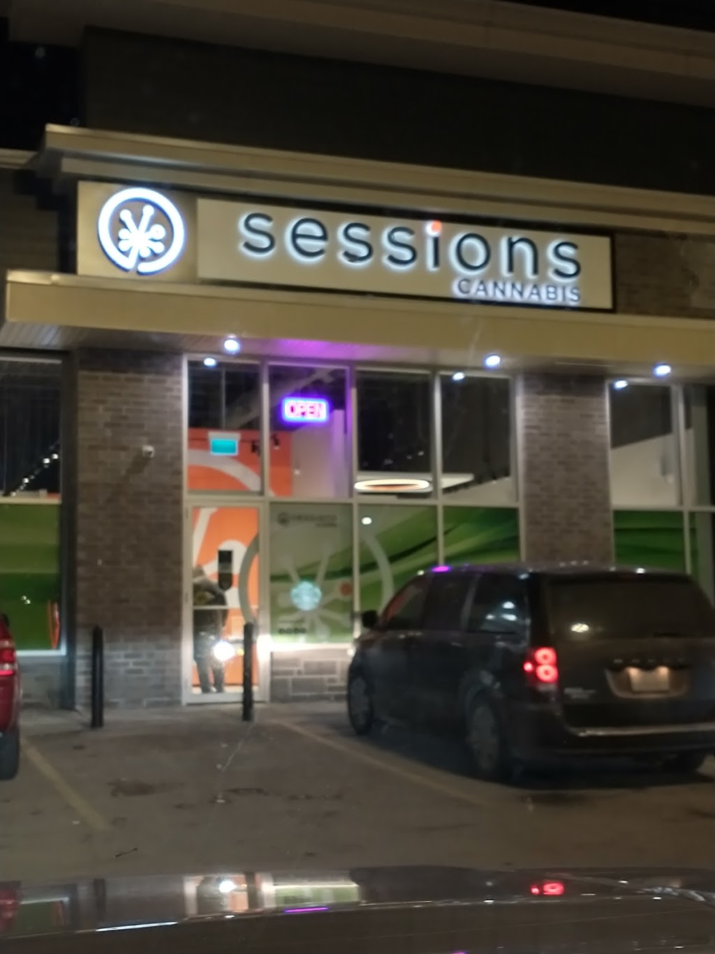 Sessions Cannabis Orillia | 30 Diana Dr, Orillia, ON L3V 6H2, Canada | Phone: (705) 325-7000