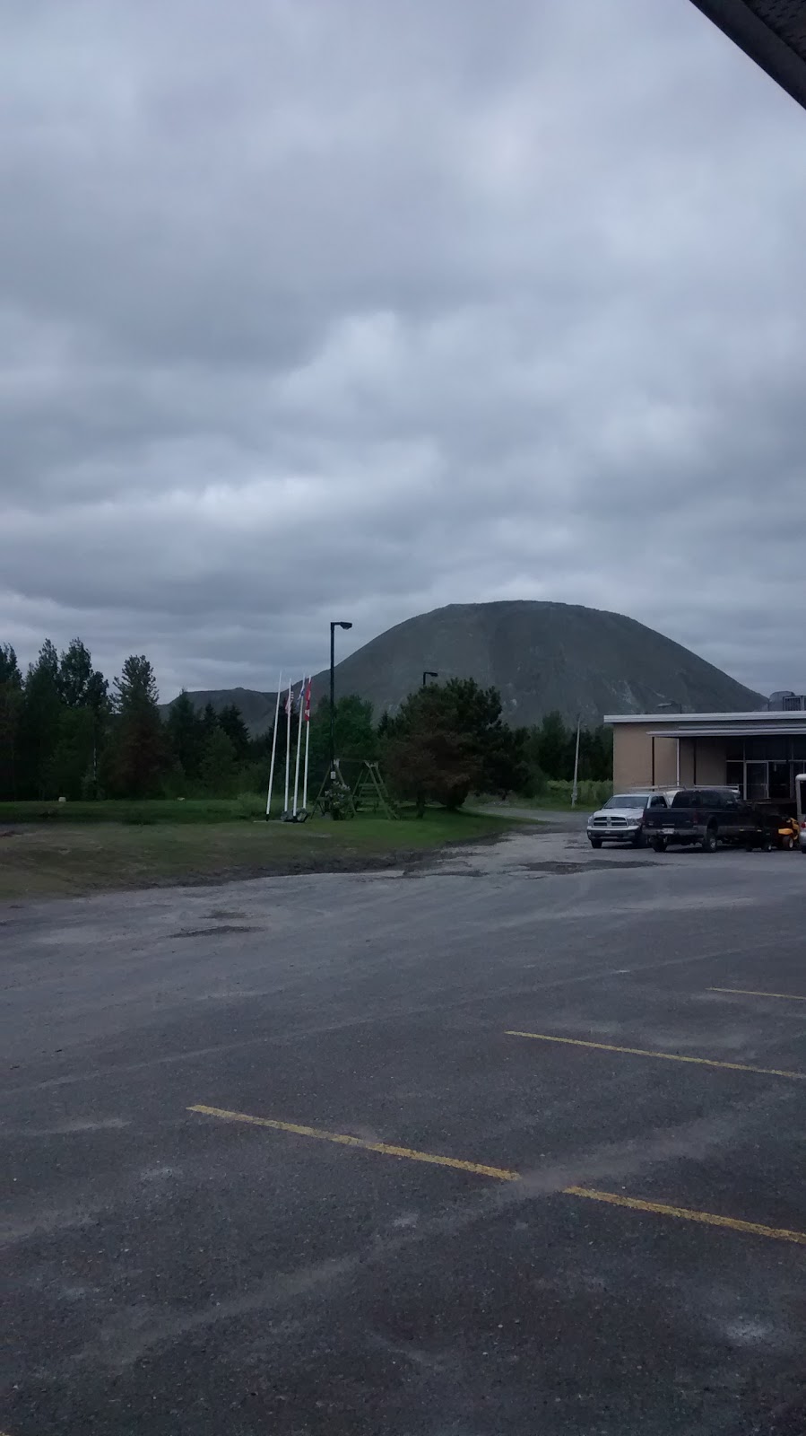 Hotel Balmoral | 3625 Boulevard Frontenac E, Thetford Mines, QC G6H 4G3, Canada | Phone: (418) 335-9138