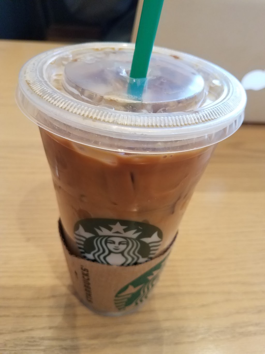 Starbucks | 4255 Genesee St Suite 100, Cheektowaga, NY 14225, USA | Phone: (716) 263-0910