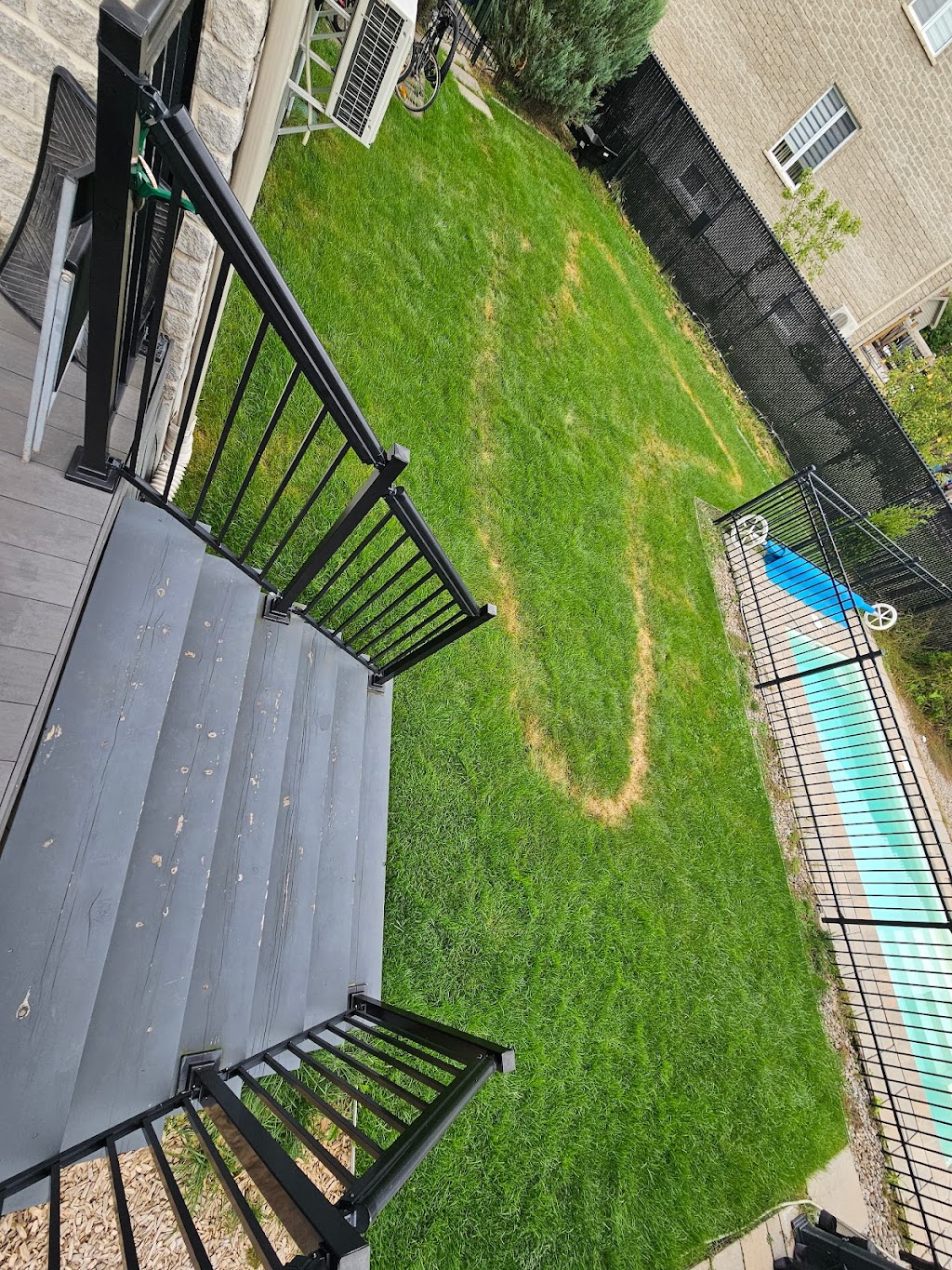 Weed Man Lawn Care | 1826 Rue Laurier, Sainte-Catherine, QC J5C 1B8, Canada | Phone: (514) 337-1222