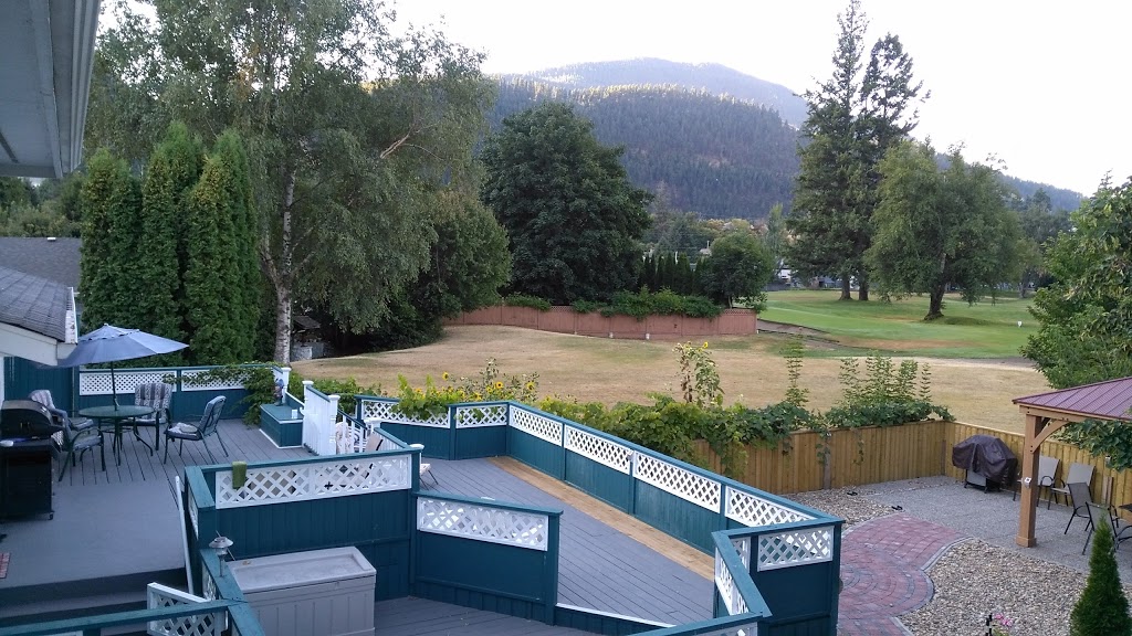 Sunny Shuswap B&B | 302 Arbutus St, Chase, BC V0E 1M0, Canada | Phone: (250) 612-8162