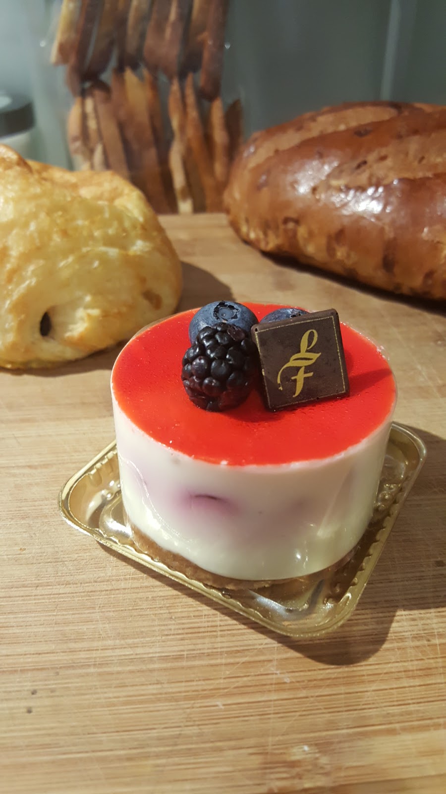 Les Moulins La Fayette | 8400 Blackfoot Trail SE, Calgary, AB T2J 0T2, Canada | Phone: (403) 829-1333