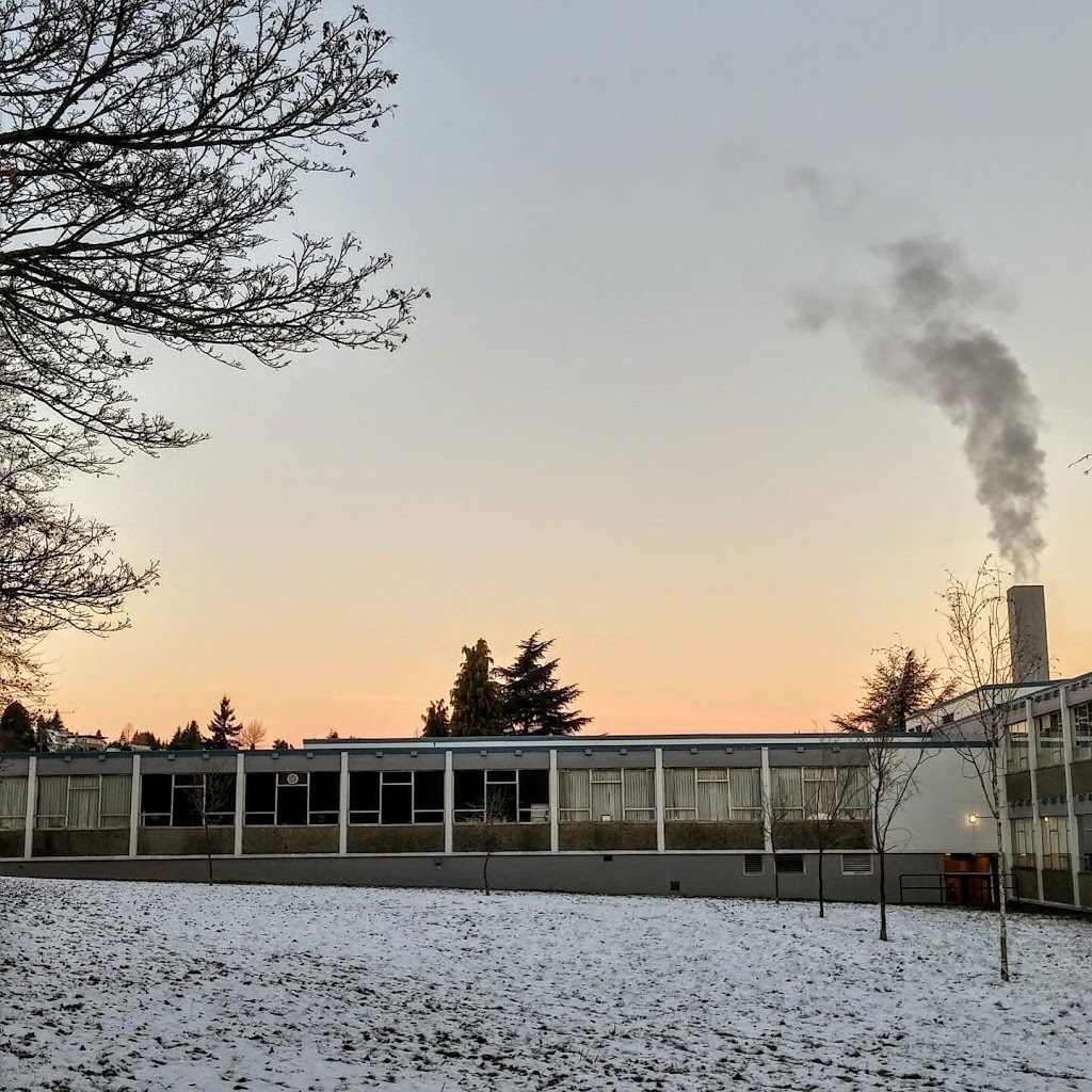 Prince of Wales Secondary School | 2250 Eddington Dr, Vancouver, BC V6L 2E7, Canada | Phone: (604) 713-8974