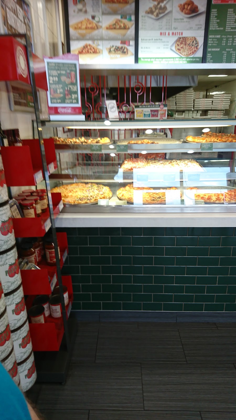 Pizza Nova | 3100 Dixie Rd, Mississauga, ON L4Y 2A6, Canada | Phone: (416) 439-0000