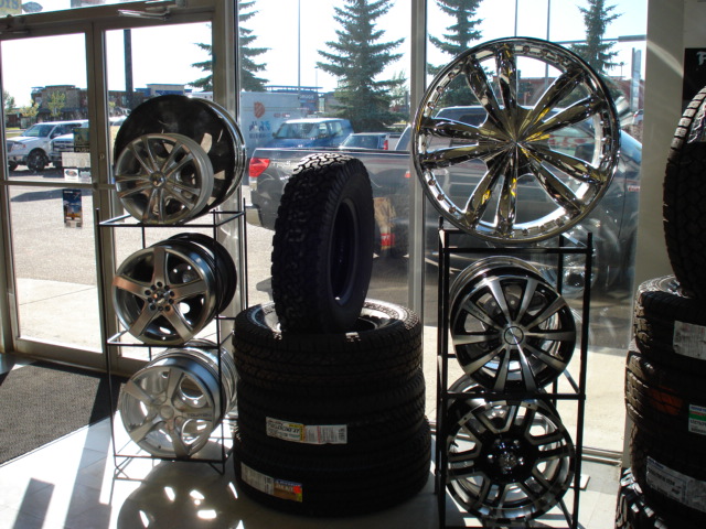 Dons Tire & Auto Repair Ltd. | 1975 Gaetz Ave, Red Deer, AB T4R 1Z4, Canada | Phone: (403) 347-5501