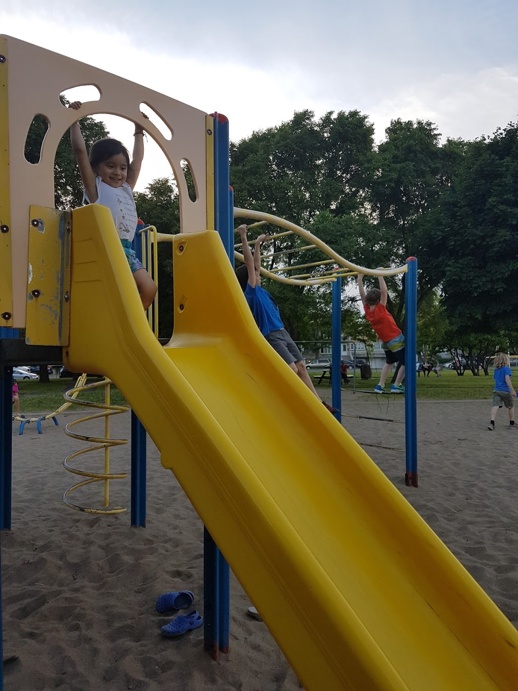 Parc de Peterborough | Boulevard Châteauneuf, Montréal, QC H1K, Canada | Phone: (514) 493-8245