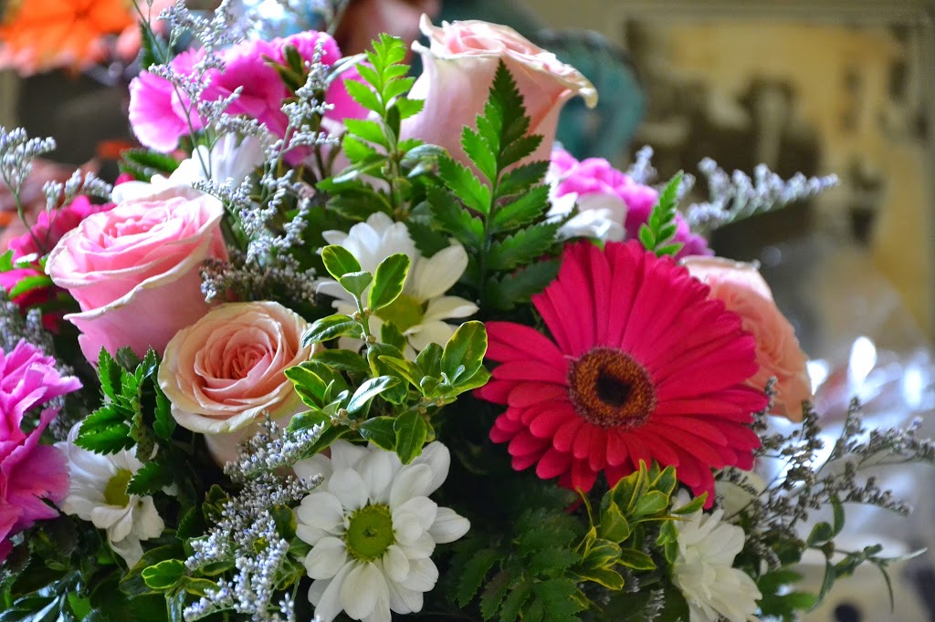 Blaneys Florists Ltd | 210 Montreal St, Kingston, ON K7K 3G4, Canada | Phone: (613) 544-5138