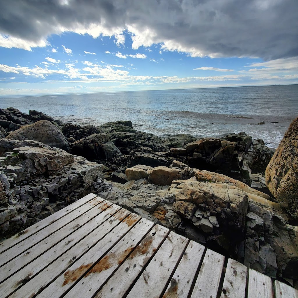 Villa de lÉpervier avec SPA | 2 Chem. du Cap à lAigle, Saint-Simon-de-Rimouski, QC G0L 4C0, Canada | Phone: (418) 953-0951