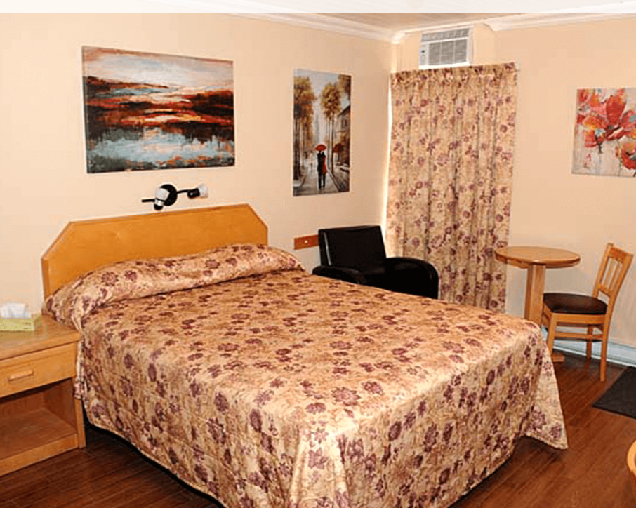 Motel Roberval | 256 Bd Marcotte, Roberval, QC G8H 1Z2, Canada | Phone: (418) 275-3957