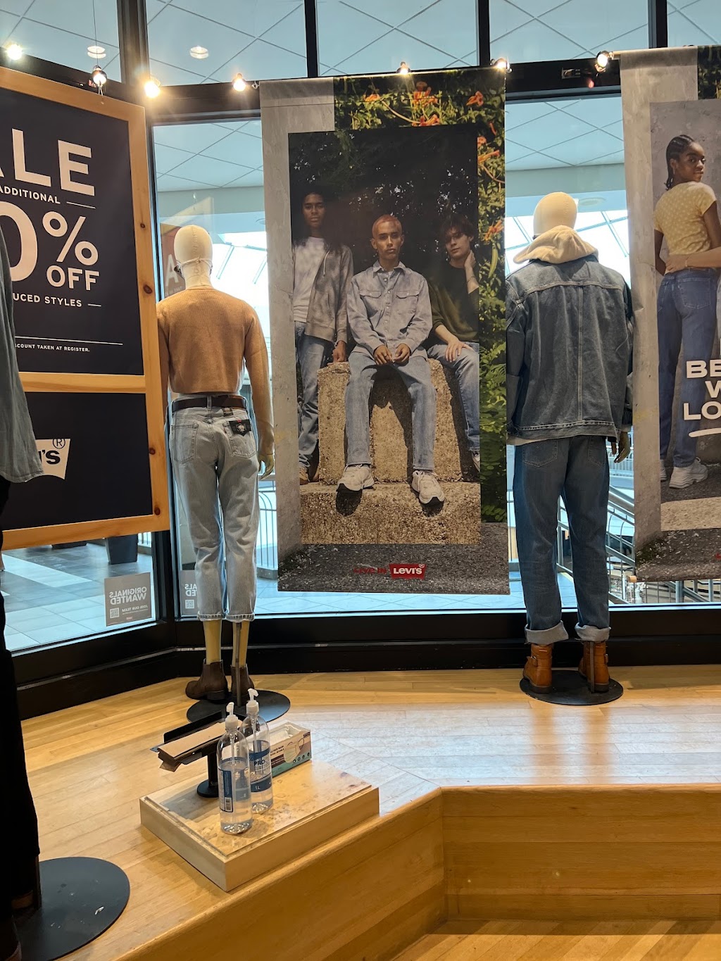 Levis Store | 1485 Portage Ave #66Q, Winnipeg, MB R3G 0W4, Canada | Phone: (431) 807-9490