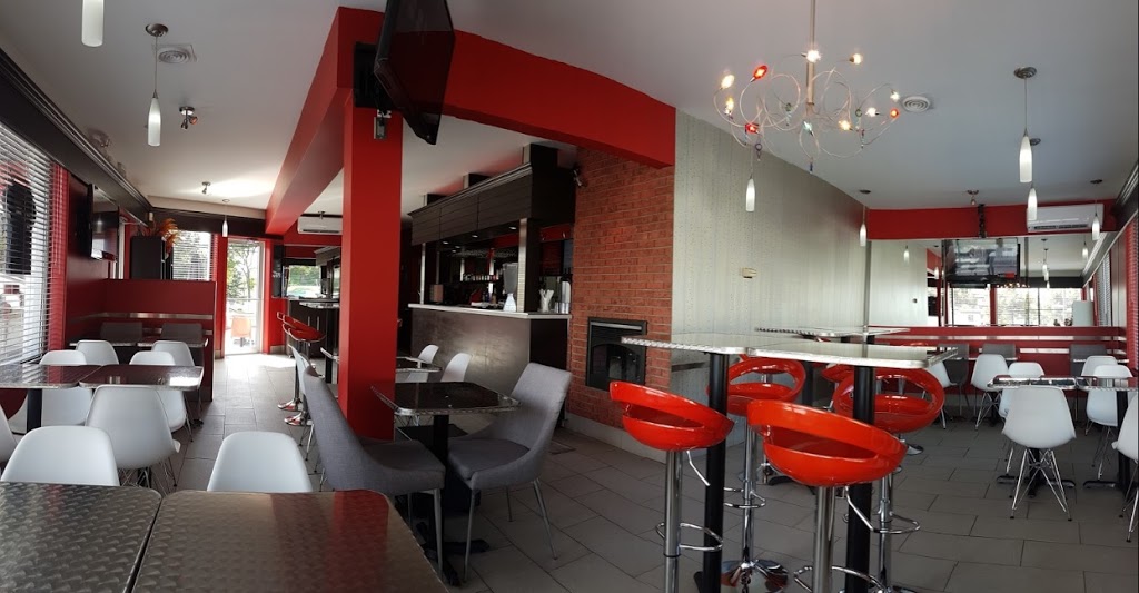 Le Snack Branché | 1284 Boulevard Bastien, Québec, QC G2K 1G2, Canada | Phone: (418) 704-1616