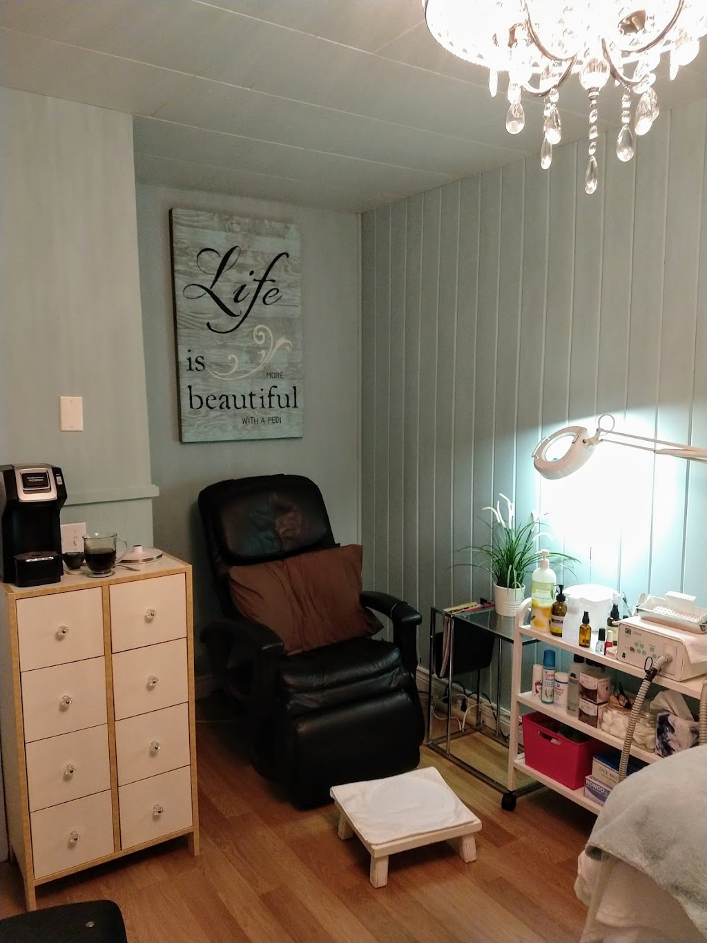 Denises Esthetics & Foot Care | 1690 Warren Ave, Kimberley, BC V1A 1R6, Canada | Phone: (250) 427-4041