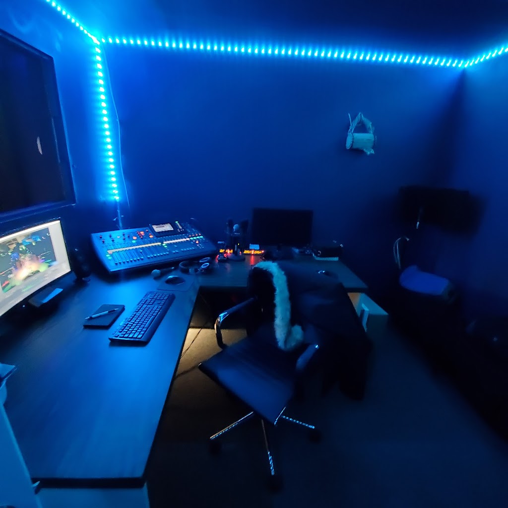 M.A Studios | 1344 Wellington St W unit 3, King City, ON L7B 1K5, Canada | Phone: (647) 621-2047